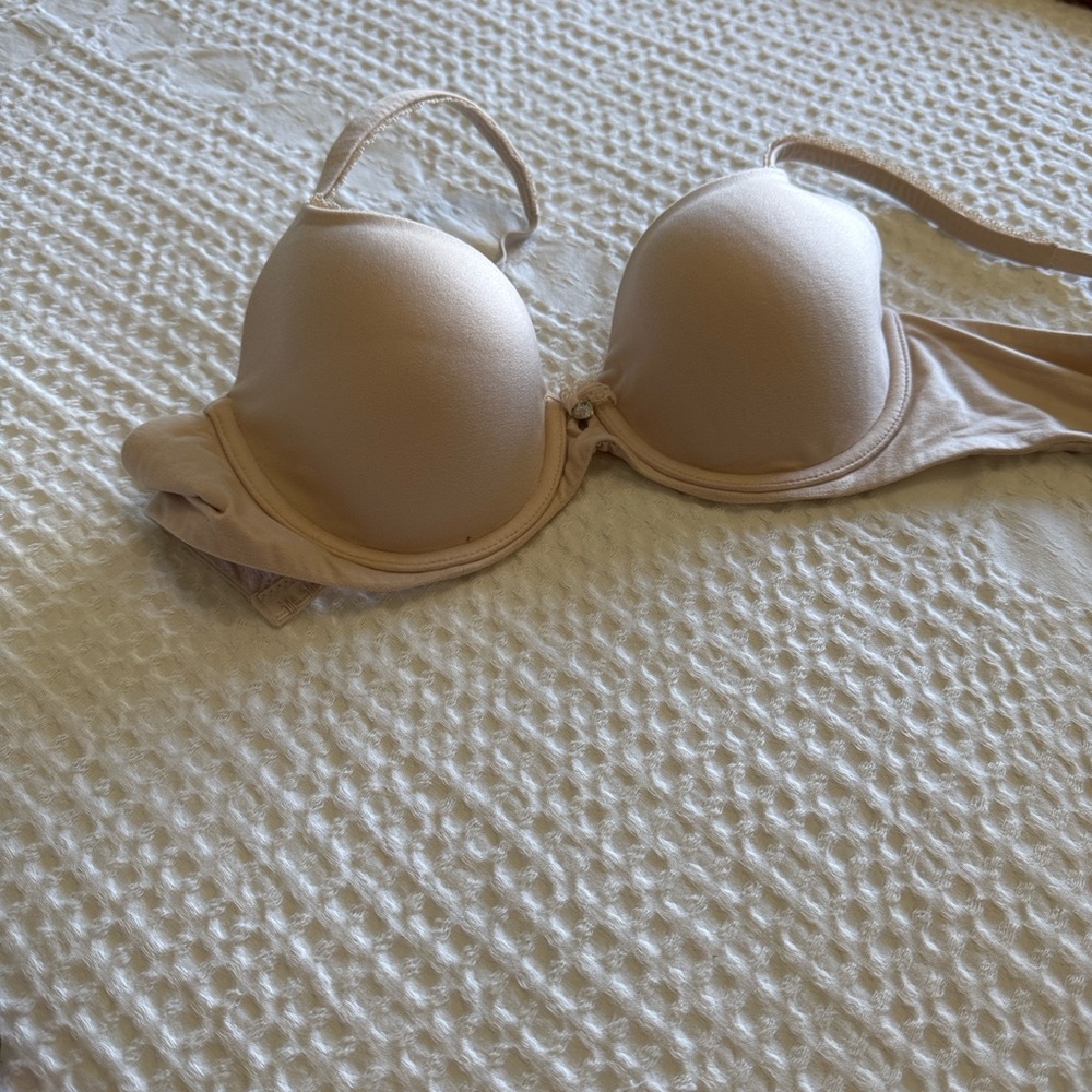 Victoria's Secret Bra Bundle 32D - Picture 13 of 13
